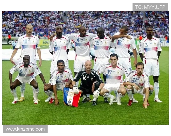 2006年世界杯八大球星风采对比与传奇影响力分析 2006年世界杯八大球星风采对比与传奇影响力分析