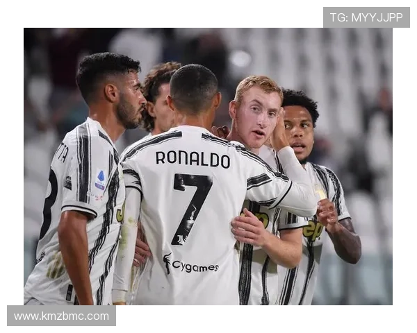 聚焦尤文图斯足球明星阵容分析与球队未来发展趋势探讨 聚焦尤文图斯足球明星阵容分析与球队未来发展趋势探讨